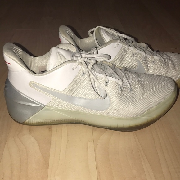 kobe ad low top